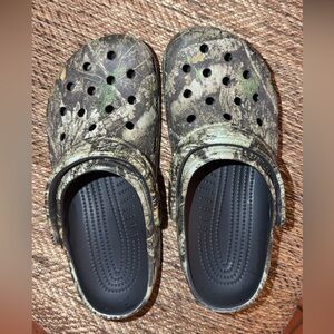 CROCS Kids Camouflage Sandals - Green and Black